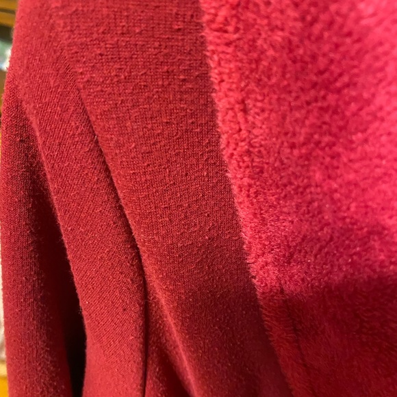 Used once amazing quality robe size S-M fro Ugg - Picture 6 of 7